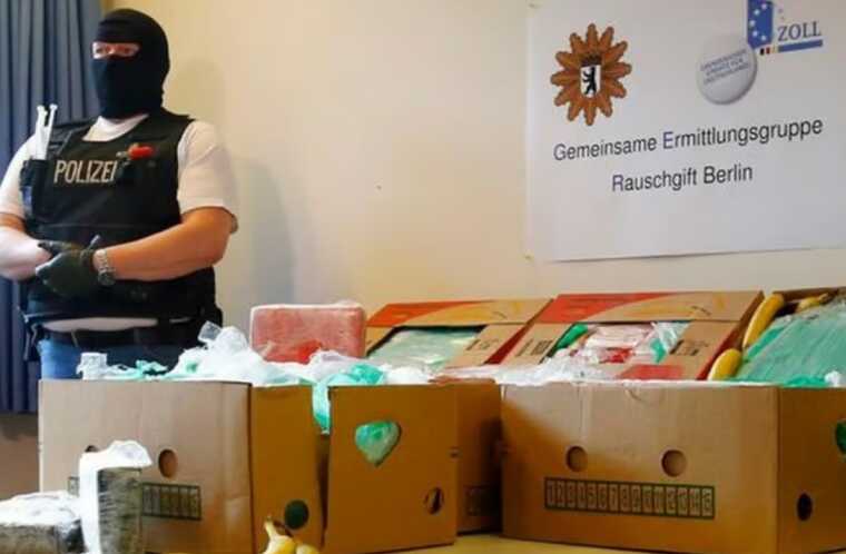 У німецькому супермаркеті виявили кокаїн у ящиках із фруктами