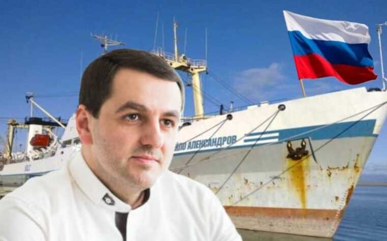 Юрист-рейдер Артем Шамрай допомагає Росії забрати українські кораблі