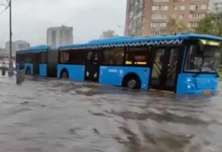 У РФ потужна злива затопила Москву