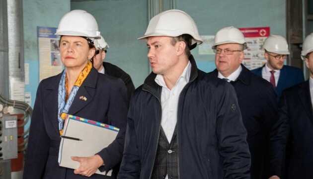 Глава МЗС Латвії відвідала в Україні пошкоджений РФ енергооб’єкт