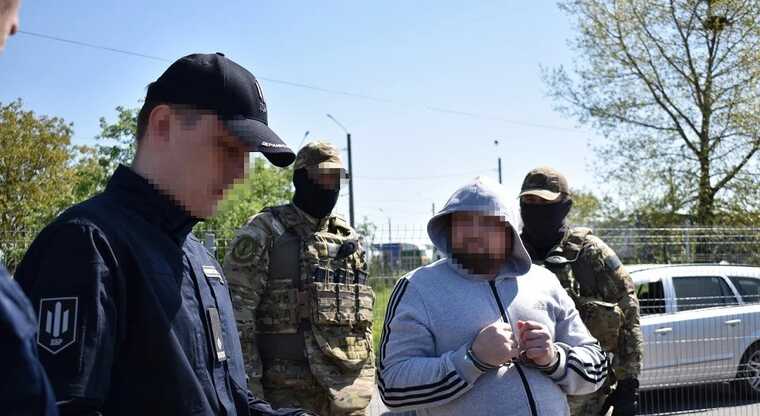 До України з Румунії екстрадували підозрюваного у створенні злочинної організації