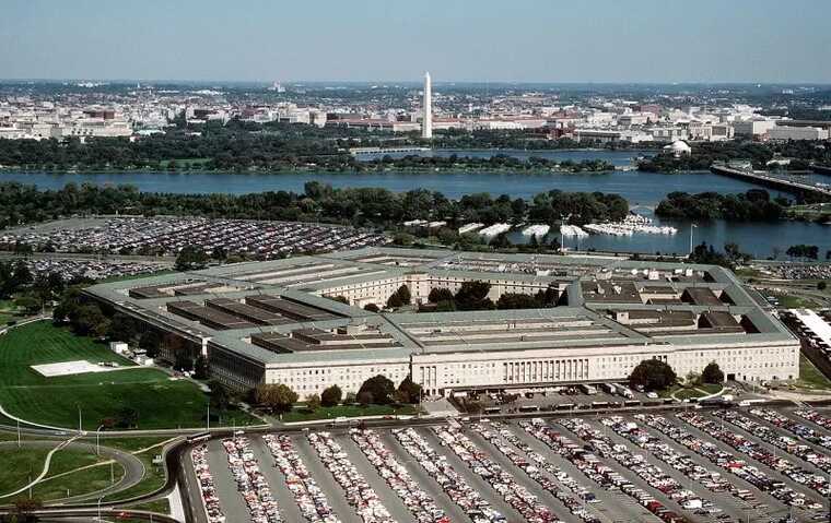 У США ексспівробітника Пентагону засудили до 21 року вʼязниці за шпигунство на користь Росії
