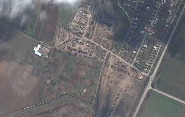 У мережі показали супутникові знімки наслідків атаки по військовому аеродрому РФ у Джанкої