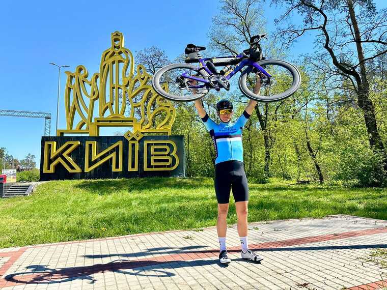 Естонський депутат Крісто Енн Ваґа на велосипеді доїхав від Таллінна до Києва