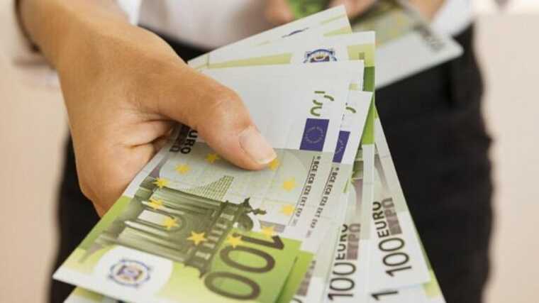Міністр внутрішніх справ Баварії запропонував знизити на 100 євро виплати біженцям з України