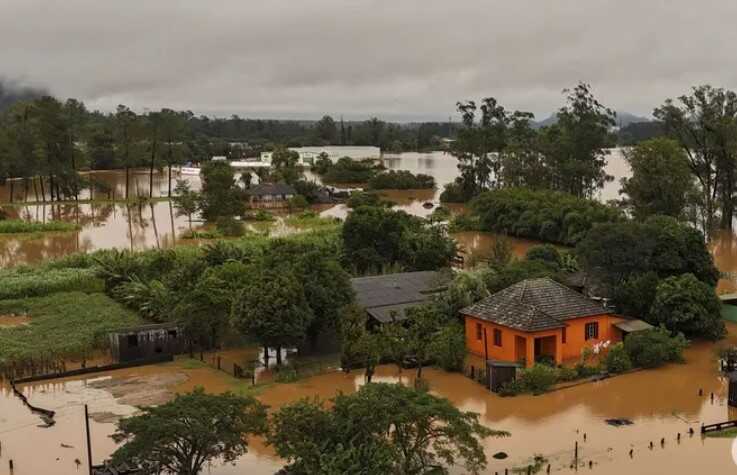 У Бразилії потужні зливи забрали життя понад півсотні людей, майже 70 тисяч змушені евакуюватися