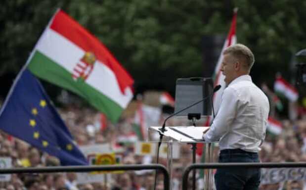 В Угорщині опонент Орбана провів мітинг у місті, де партія влади перемагає з 1998 року