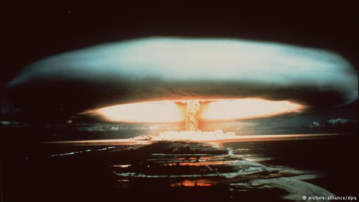 Франция испытывает ядерное оружие, 1971 год