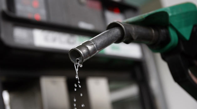 Цена на бензин достигла нового максимума по мере перезапуска нефтеперерабатывающих заводов в США