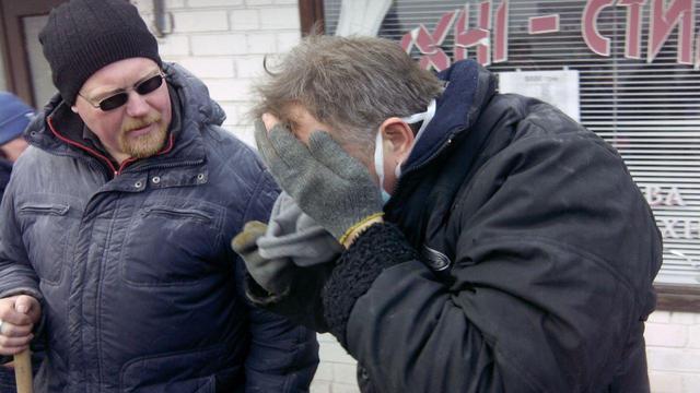 В Киеве полиция снимает, как МАФовщикам разбивают головы