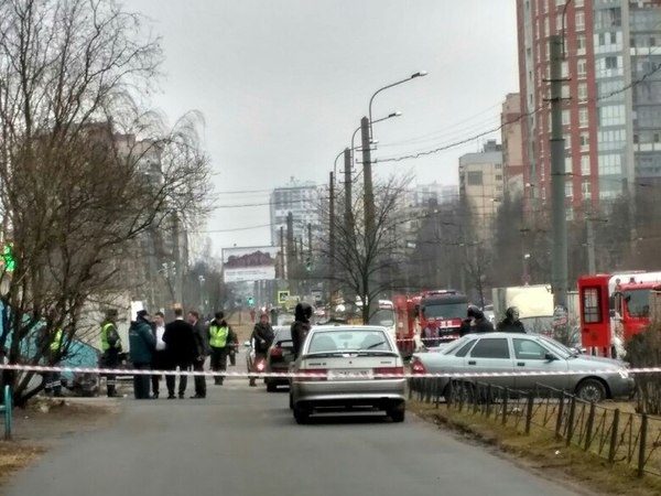 В жилом доме на востоке Петербурга обезврежена бомба