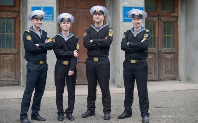 Как живут крымские курсанты, спевшие три года назад Гимн Украины