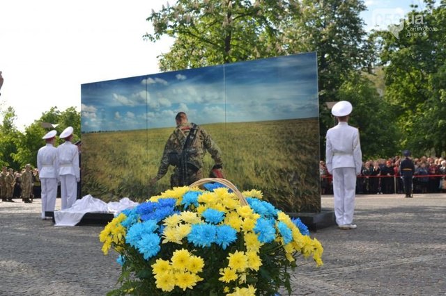 В Днепре открыли уникальную Аллею памяти погибших в АТО и на Майдане