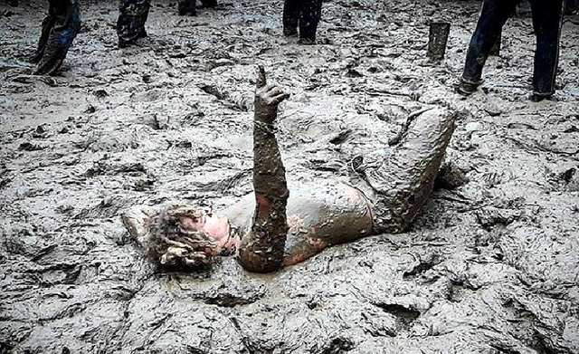 В России утонул в грязи рок-фестиваль «Нашествие»