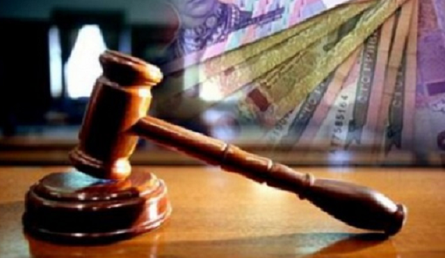 Суд оштрафував на 3400 грн чиновницю банку за привласнення 2,7 млн грн вкладів клієнтів