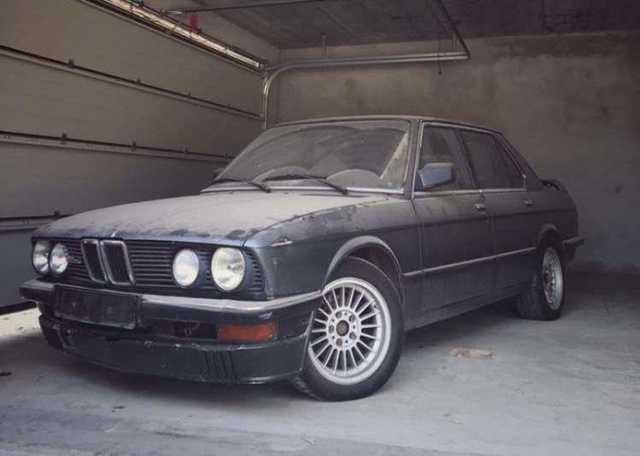       BMW