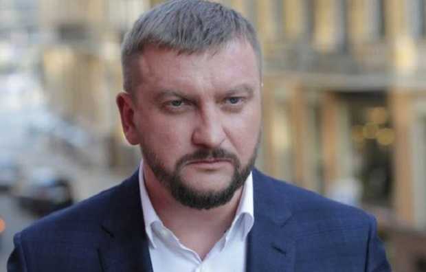 Суд восстановил в должности чиновника Минюста, уволенного за нарушение присяги