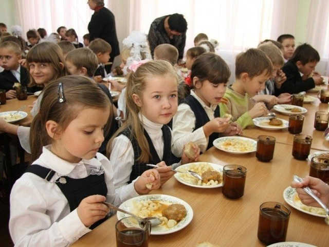 Видеоскандал в пищеблоке Черкасской школы: мастер класс по созданию и распространению фейков