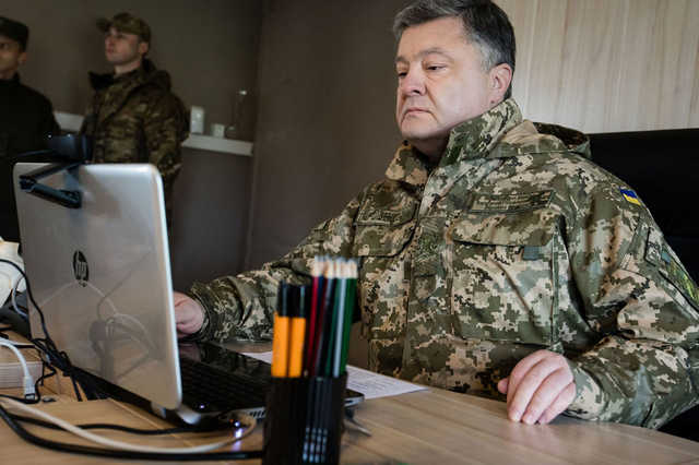 Сладкая вонь казенного патриотизма поднимается над Украиной
