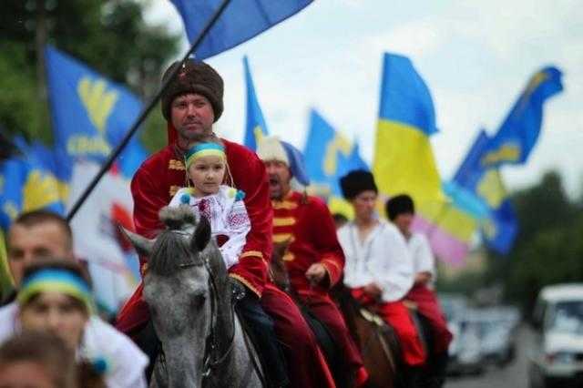 Подавляющее большинство жителей Украины считают себя патриотами