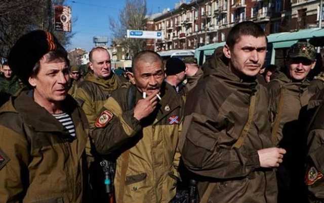 Едут одни алкаши: лидер "ДНР" заявил о прекращении набора боевиков из России
