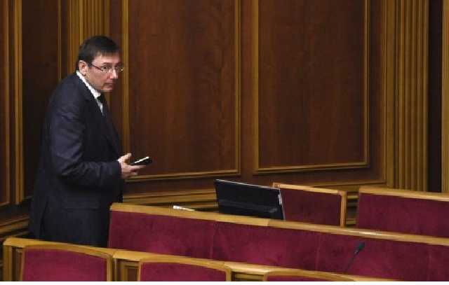 ’’Зависшие’’ дела на 174 миллиарда. О чем спросить генпрокурора Юрия Луценко до и после отставки