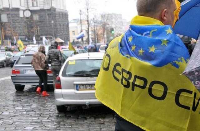 Правительственный квартал Киева оцепили 800 полицейских из-за митингующих евробляхеров