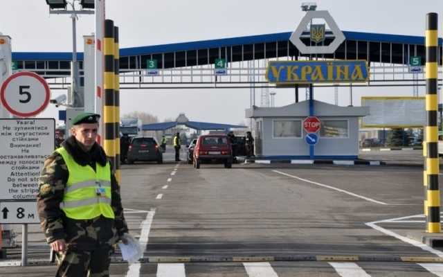 Украина запретила въезд мужчинам-россиянам