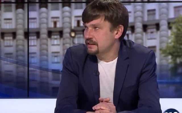 Депортированный СБУ белорусский политолог оказался учредителем украинского новостного портала