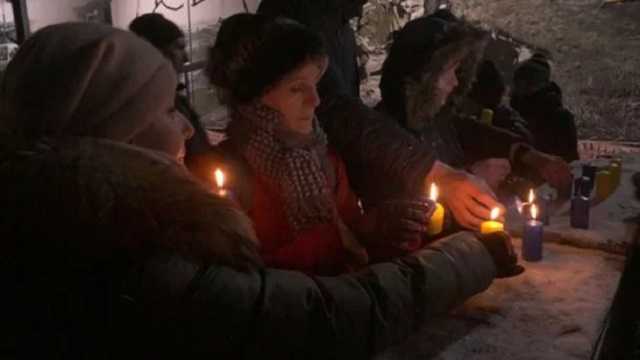 В Днепре зажгли 242 свечи в память защитников Донецкого аэропорта