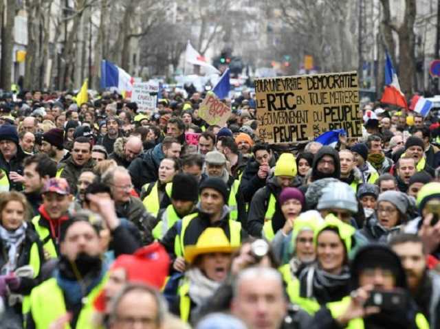 Во Франции около 50 тысяч человек вышли на акции протестов