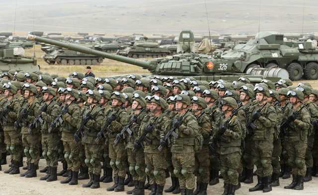 80 тысяч солдат на границе с Украиной: раскрыты военные маневры России