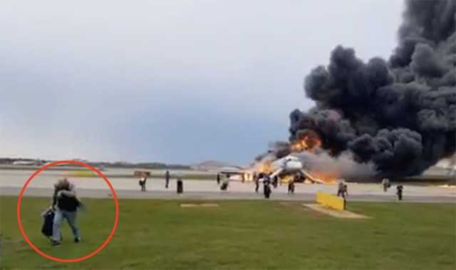 "Спасали из ада свое барахло": россияне шокированы пассажирами сгоревшего самолета в "Шереметьево"