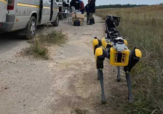  Boston Dynamics   .    