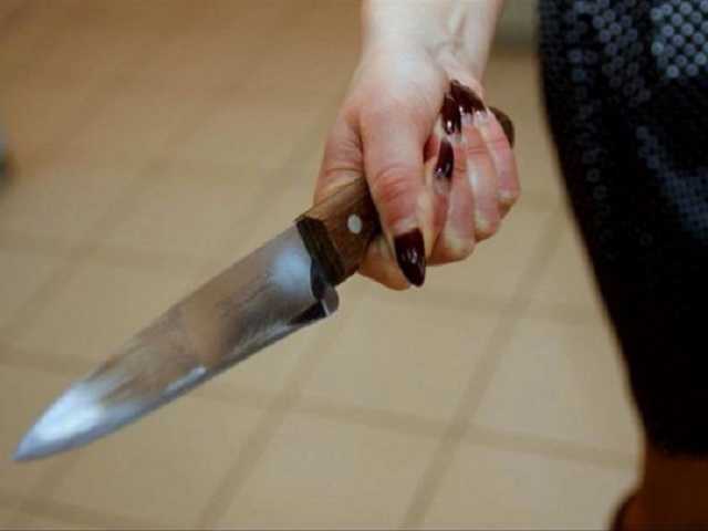 В Запорожье разъяренная женщина бросила нож-хлеборез и случайно убила мужа