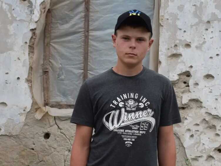 "Відмовився переїжджати": зруйнований будинок 14-річного Саші з кліпу Imagine Dragons відновить UNITED24