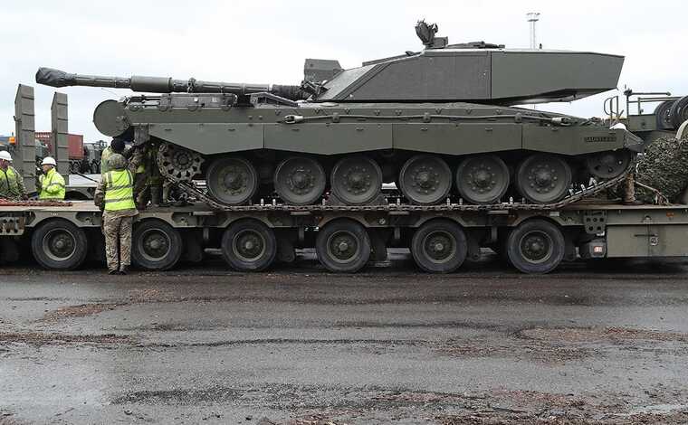I joined Ukrainian soldiers in Brit-made Challenger 2 tanks that