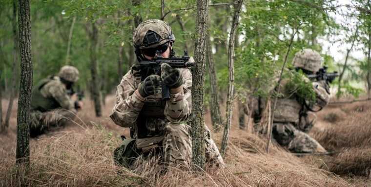 A serviceman of the Armed Forces of Ukraine expresses his dissatisfaction with the command due to the delayed withdrawal of troops from Vuhledar