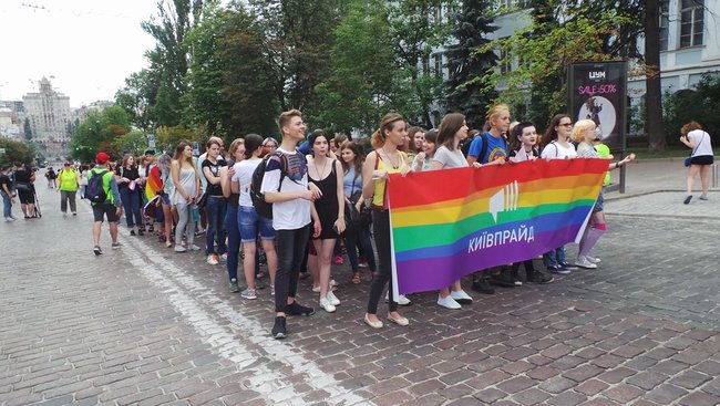 Марш равенства начался в Киеве: среди участников - нардепы ВР, дипломаты и политики ЕС 13