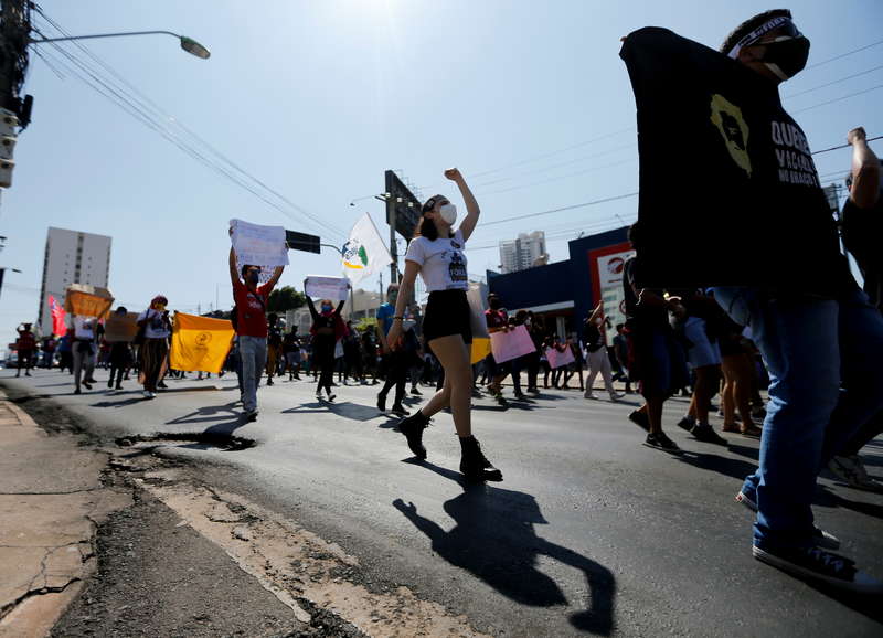 People participate in a protest against Brazils President Jair Bolsonaro and his handling of the coronavirus disease (COVID-19) pandemic in Cuiaba, Brazil, June 19, 2021. REUTERS/Mariana Greif qhiqquiqrdidqant