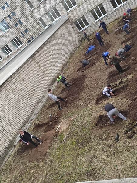 Одиночные окопы необходимы для стрельбы лежа, заявили в вузе