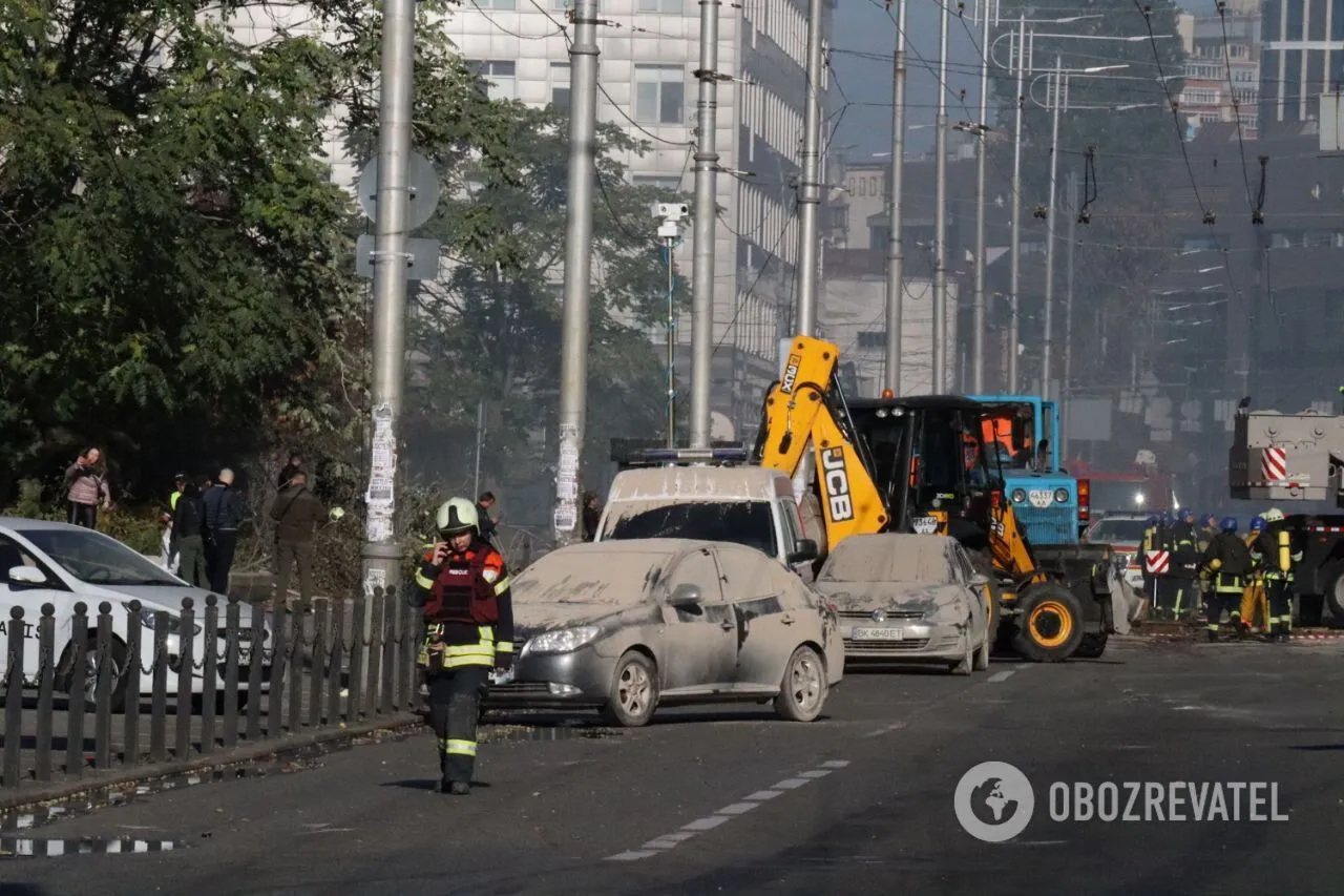 Під завалами багатоповерхівки знайшли тіла двох загиблих: усі подробиці атаки дронів-камікадзе на Київ. Фото і відео