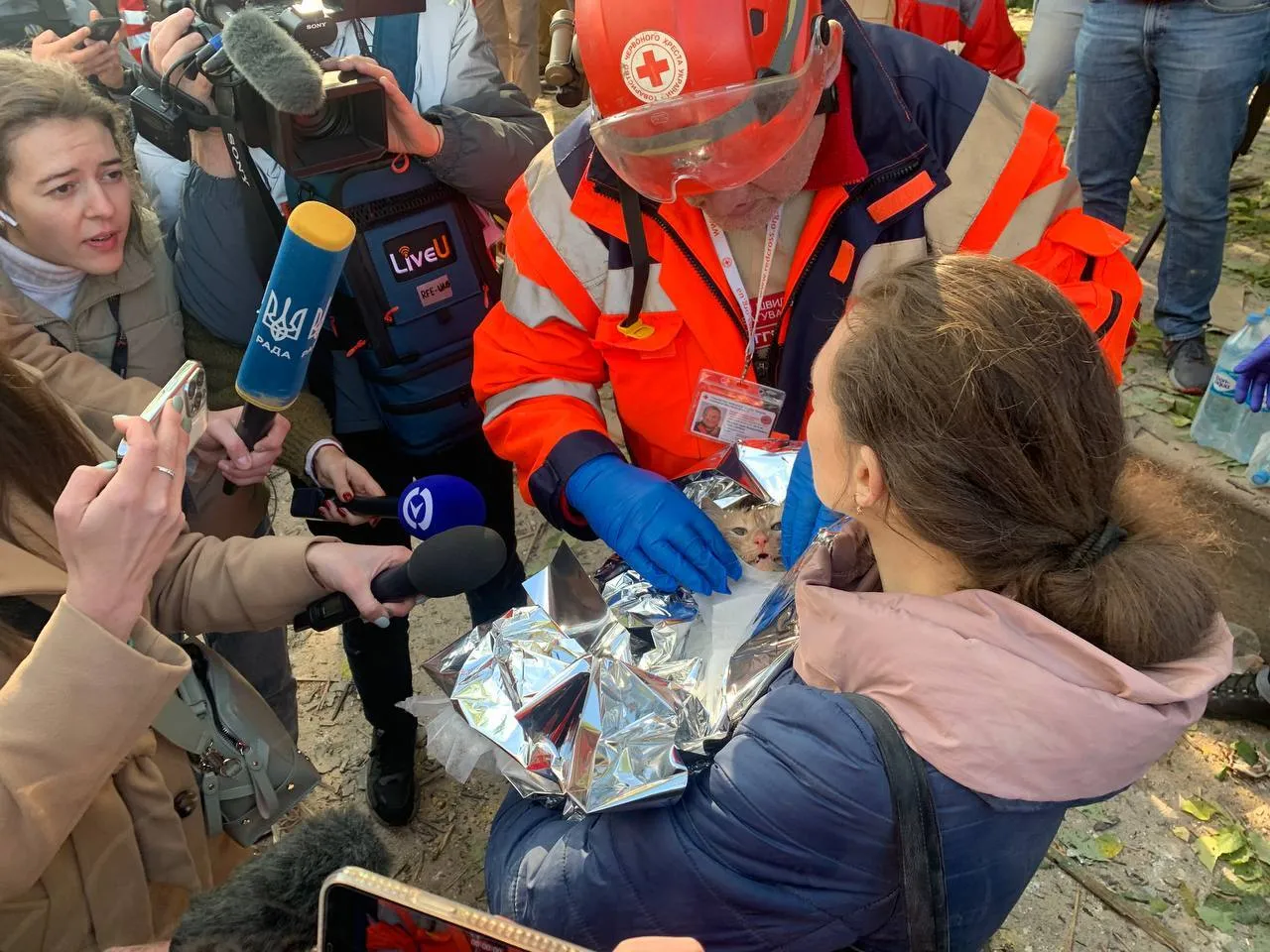 Під завалами багатоповерхівки знайшли тіла двох загиблих: усі подробиці атаки дронів-камікадзе на Київ. Фото і відео