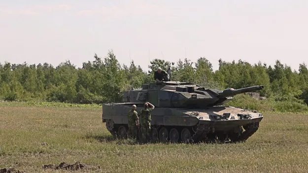      Stridsvagn 122:    .  eiqrtikziqkzant