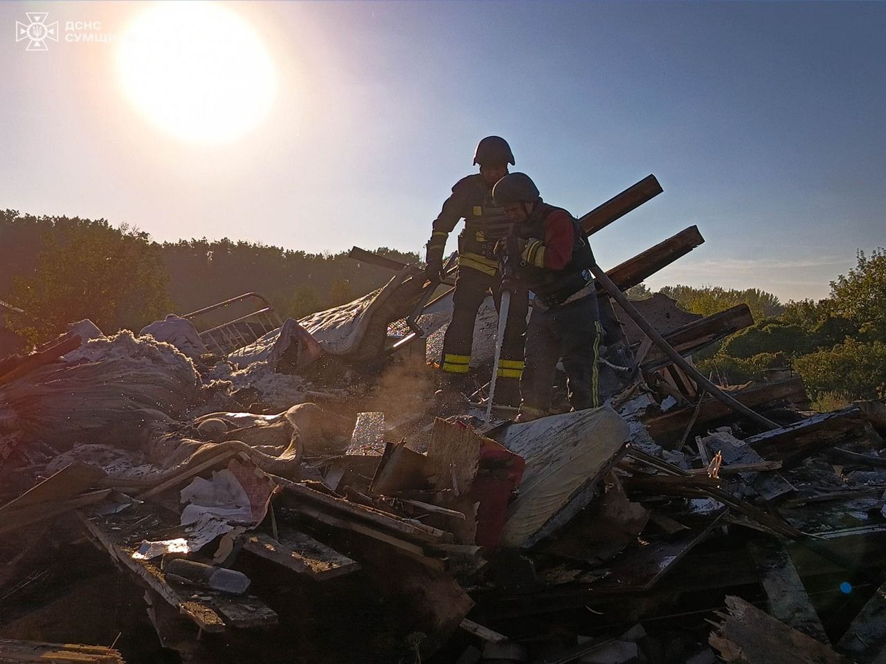 Fire and destroyed houses. Photos of the consequences of the RF strike on Sumy have appeared eiqrriuqidrant